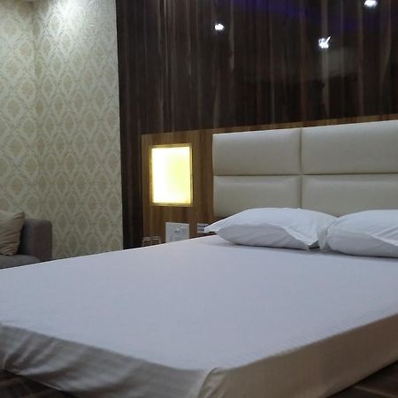 Hotel Crystal International Dhanbād Екстериор снимка